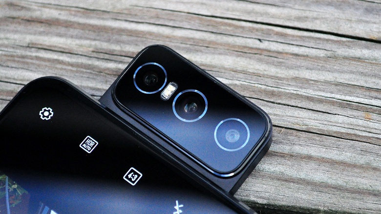 Экран без вырезов и спрятанных камер. Asus&nbsp;Zenfone&nbsp;8 Flip уступил iPhone 11 по качеству камеры